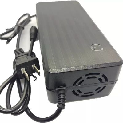 CER D ULs GS PSE SAA Hahn-Stecker-globaler Laptop Li Ion Car Battery Charger 16.8V 3A